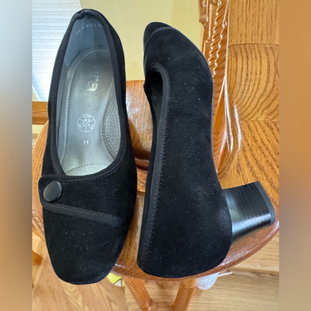Ara Elegant Black Suede Block Heels